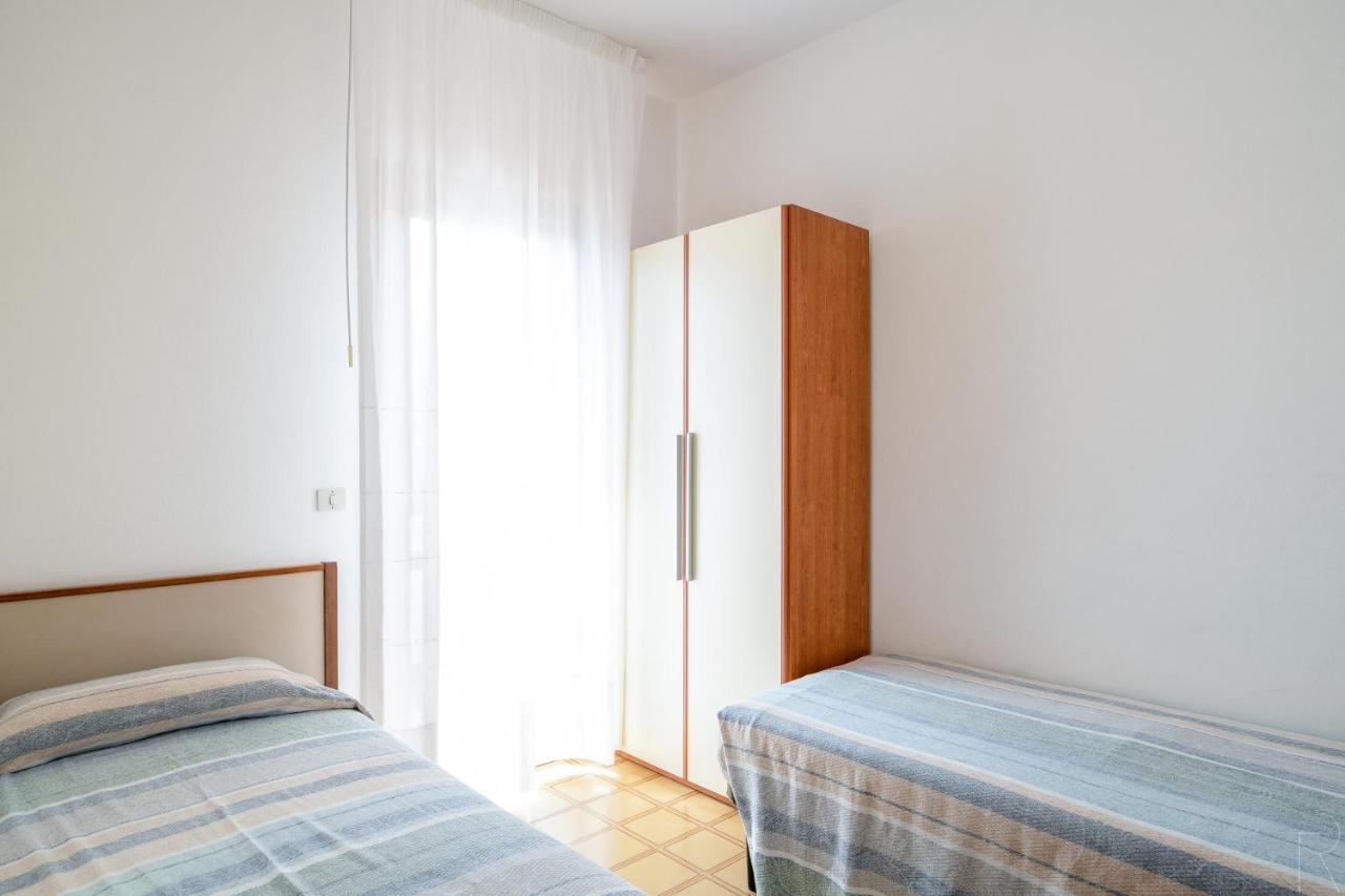 Sole B Apartment Bibione Bagian luar foto