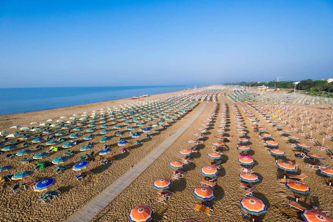 Sole B Apartment Bibione Bagian luar foto