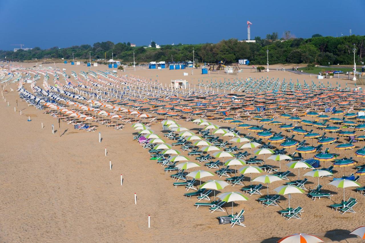 Sole B Apartment Bibione Bagian luar foto